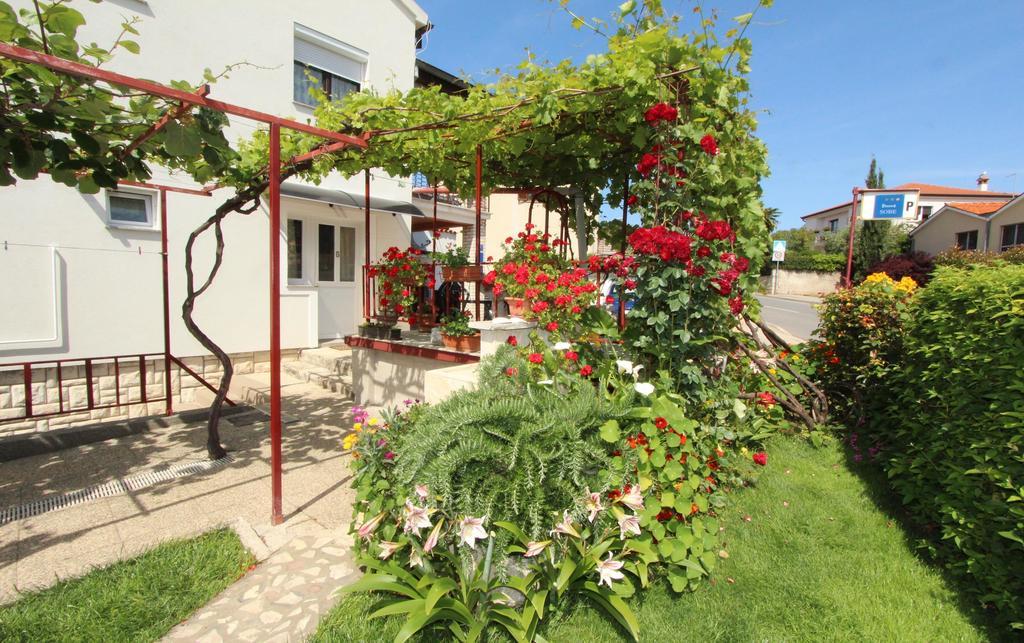 Guest house And Eva